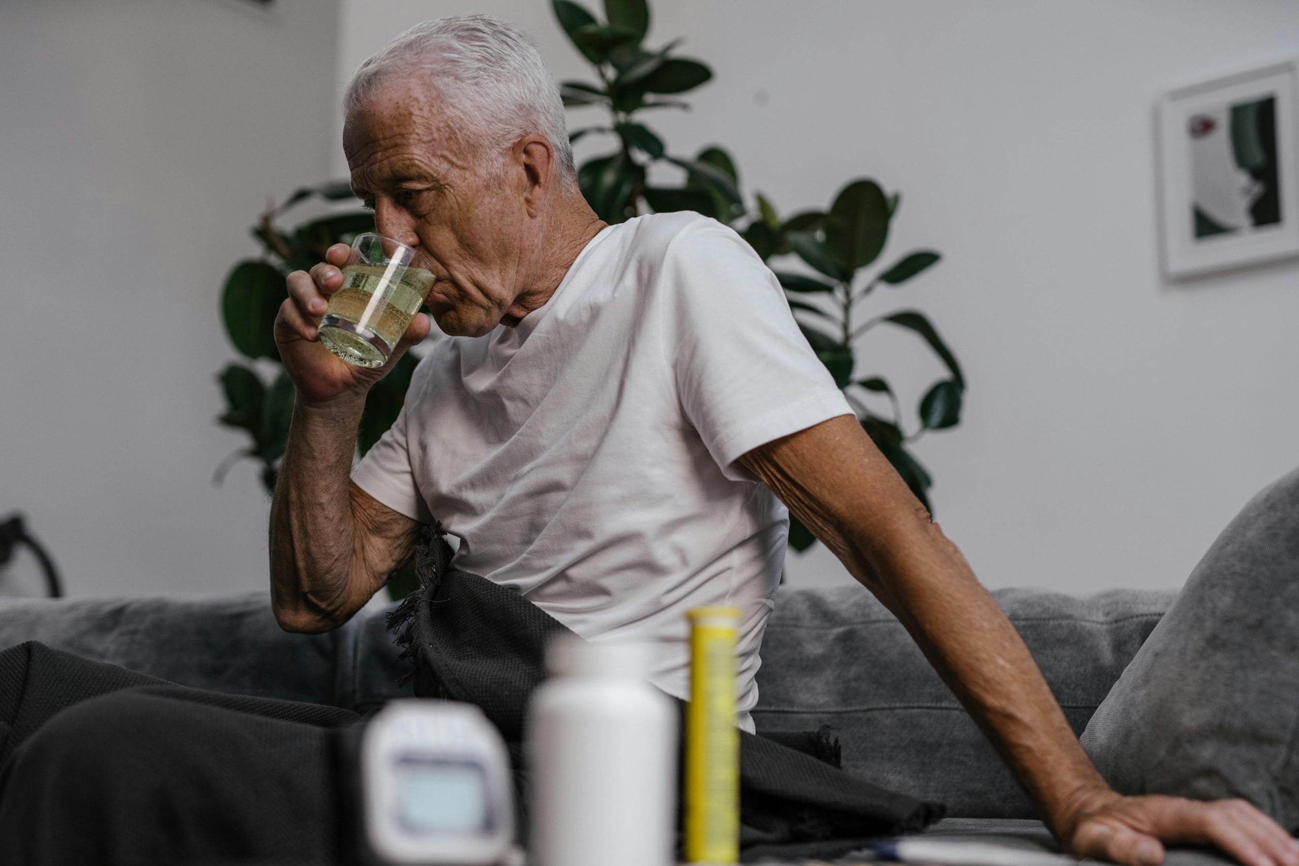 Geriatric Home Care in Mangaf 5 pexels shvets production 8900019 scaled - عيادة نيو ريان المنقف الكويت